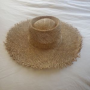 Lack of color sunny dip fray boater